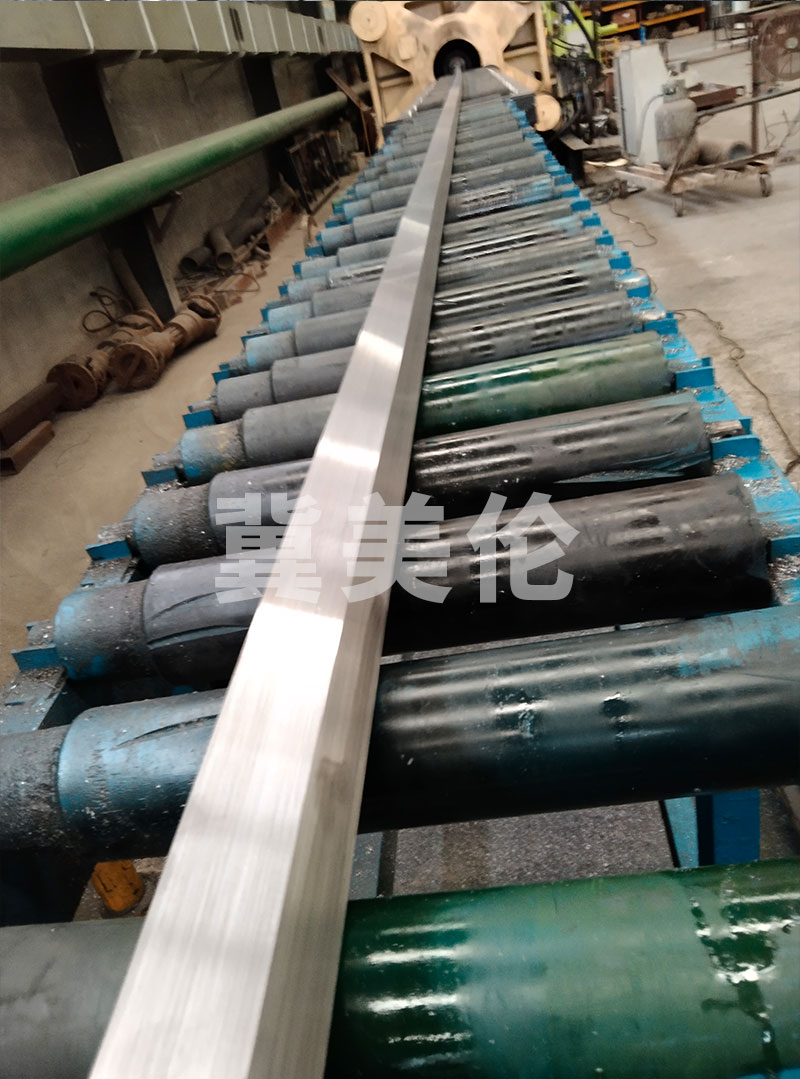 ��D���U�u